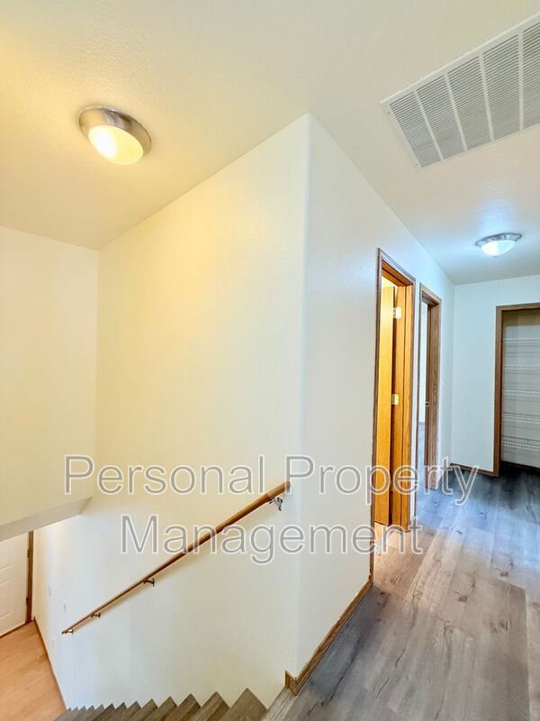 Building Photo - 5621 NE 64th Street