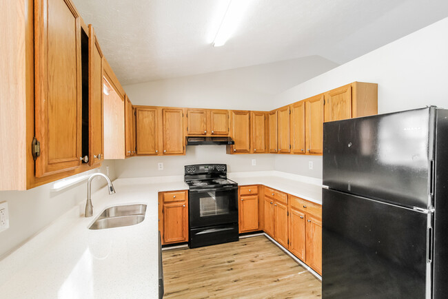 Building Photo - 3 Bedroom Split Level Atlanta Home