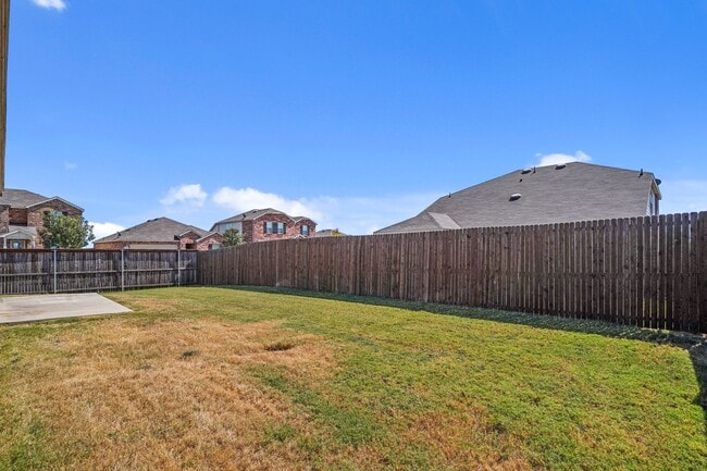 Building Photo - Beautiful Corner Lot Property in Paloma Creek!