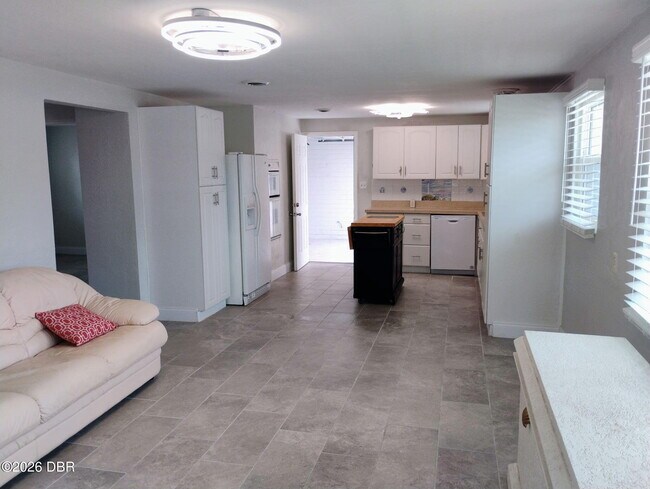 Building Photo - 11 Ocean Breeze Cir