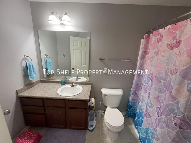 Building Photo - 332 NW Driftwood Dr