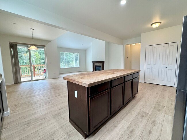 Building Photo - 1729 Cyrene Dr NW