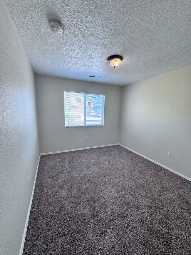 Building Photo - 671 Purple Aster Ave SW