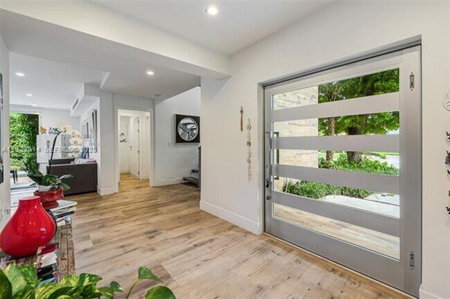 Building Photo - 0 Shore Dr W