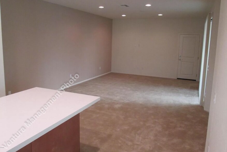 Building Photo - 523 Pioneer St