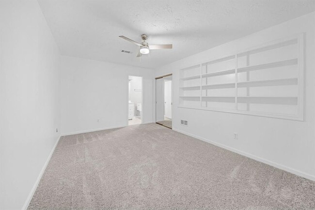 Building Photo - 1216 Lake View Dr