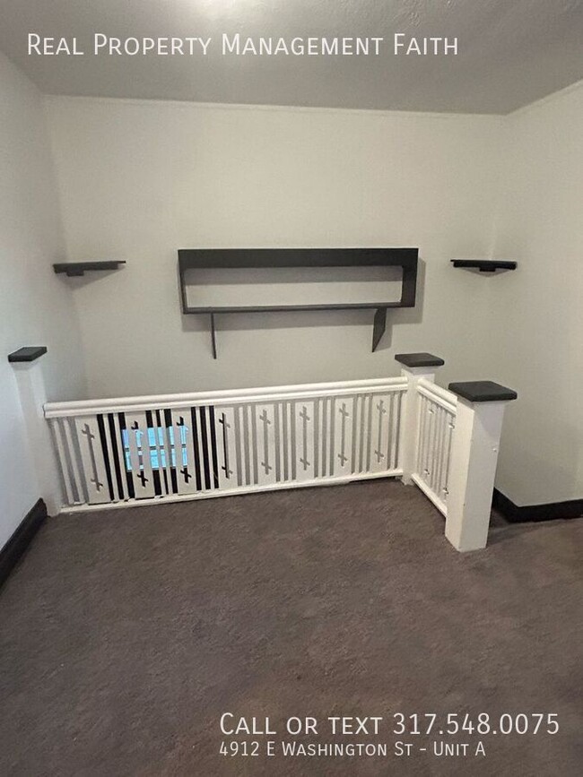 Building Photo - Recently Remodeled 2-Bedroom Unit – Washer...