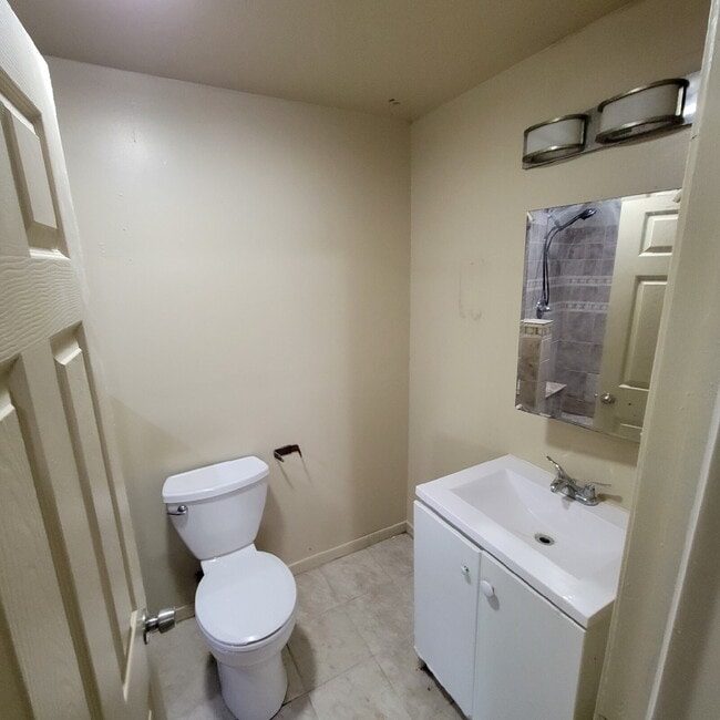 Building Photo - 4BR/2BA House w/Garage!