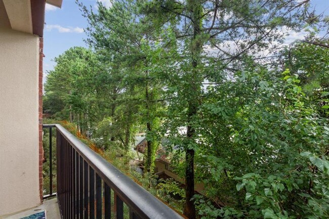 Building Photo - 1850 Cotillion Dr