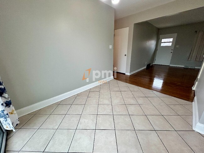 Building Photo - 8154 Columbia Ave