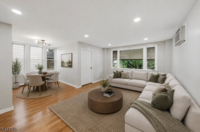 Building Photo - 86 Curie Ave