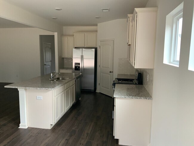 Building Photo - Coming Soon.   Springville’s Archers Cove 4BR /3BA/ 3 car garage 1 level