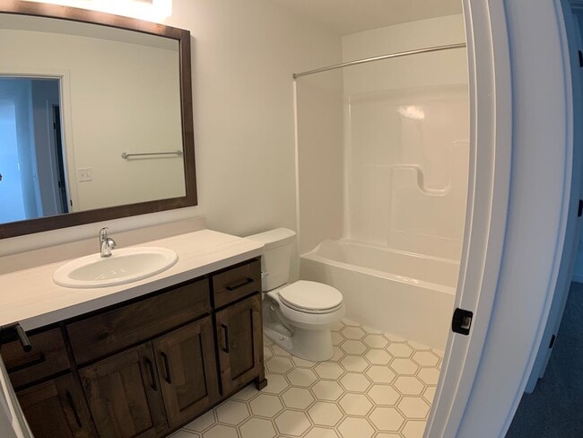 Building Photo - 3 Bed 2.5 Bath Single Family Home