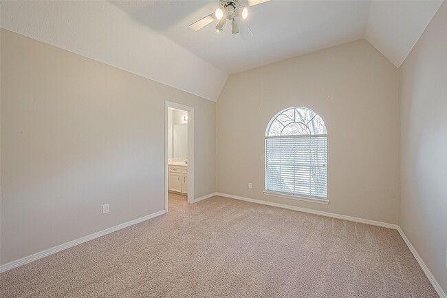 Building Photo - 13135 Finch Brook Dr