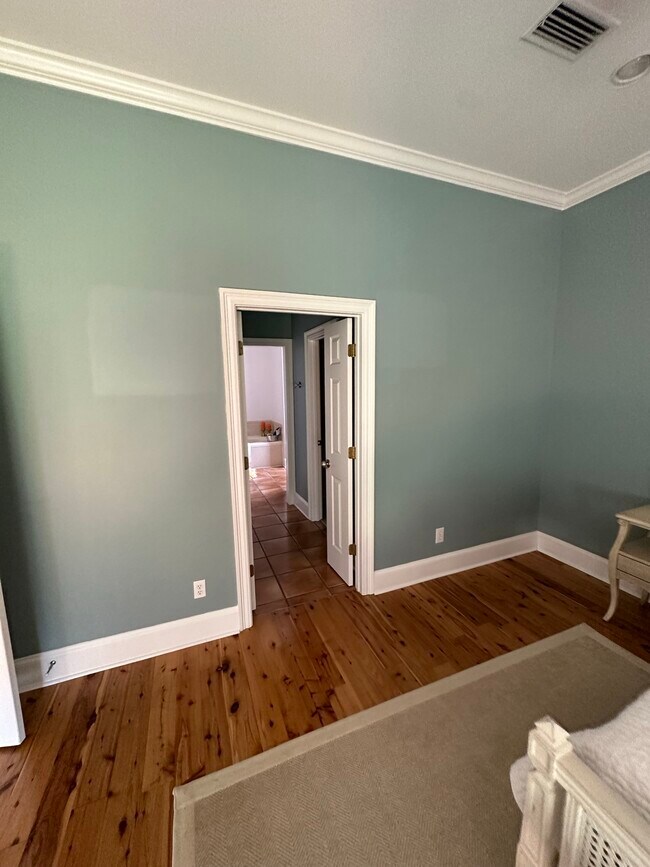 Building Photo - 103 Oak Bend Ct