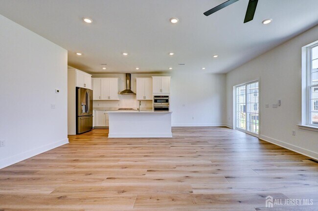 Building Photo - 13 Griffin Ln