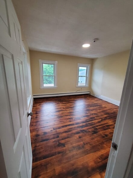 Building Photo - 45 Dumais St