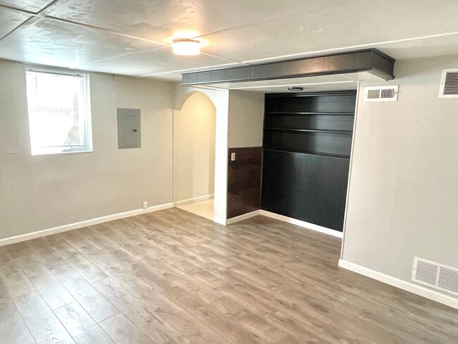 Building Photo - Parkrose Heights neighborhood, 3 bedroom, ...