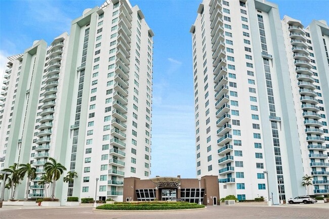 Primary Photo - 2681 N Flamingo Rd