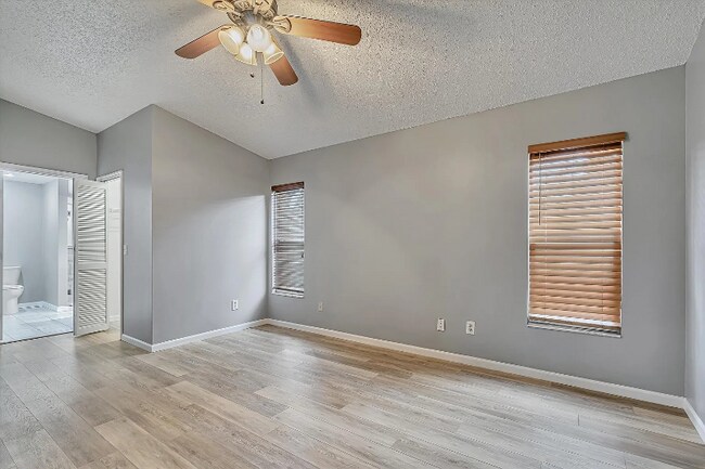 Building Photo - 24139 Twin Ct