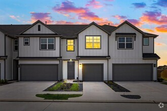 Building Photo - 27855 Western Crk Ct