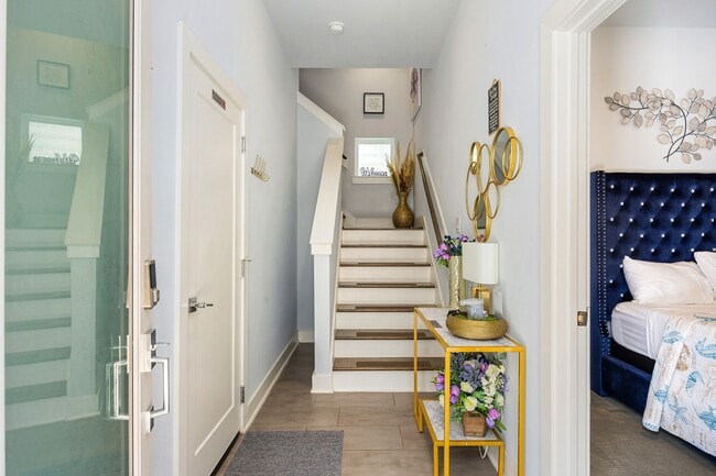 Building Photo - 5815 Fairdale Ln