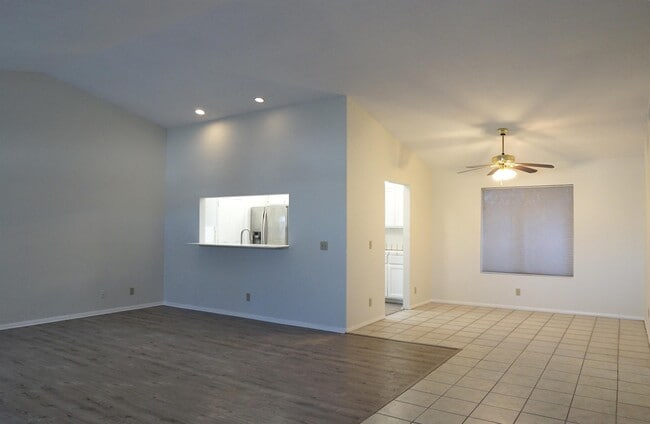 Building Photo - 54015 Avenida Juarez