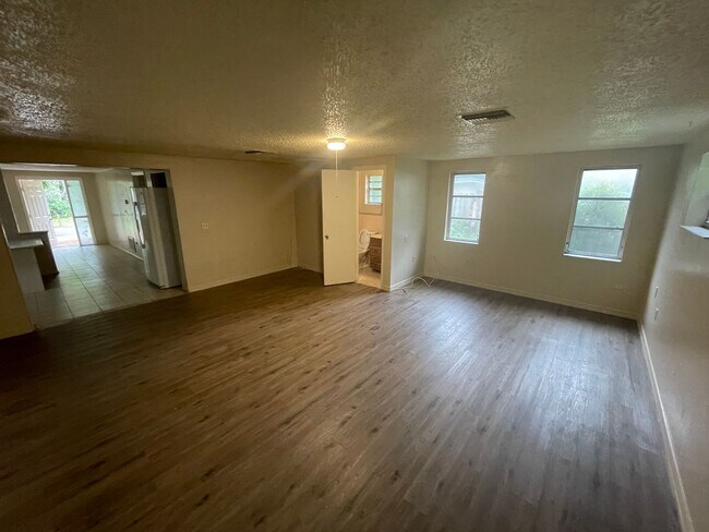 Building Photo - 6548 Batea Terrace