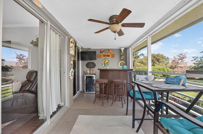 Building Photo - 6 Garden St