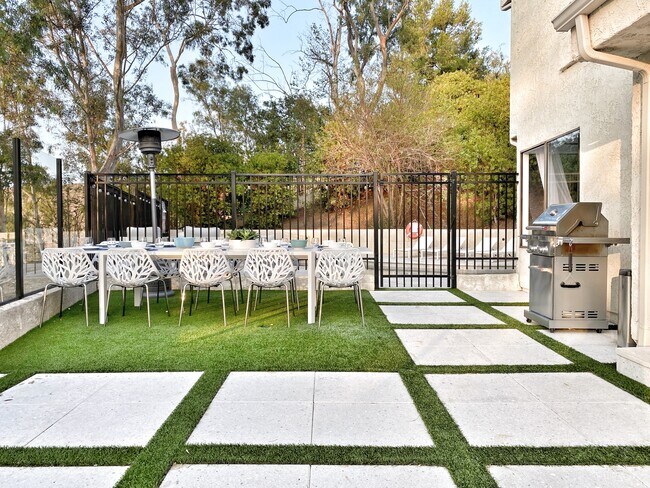 Building Photo - 25882 El Segundo St