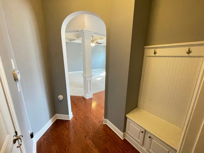 Building Photo - Crutcher Station home off Station Camp Blvd!