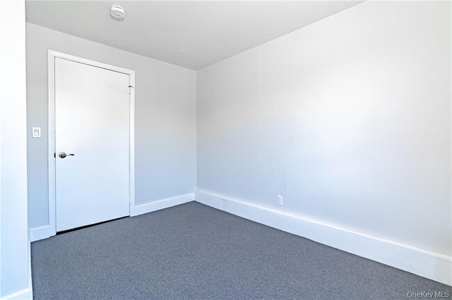 Building Photo - 120 Grand St