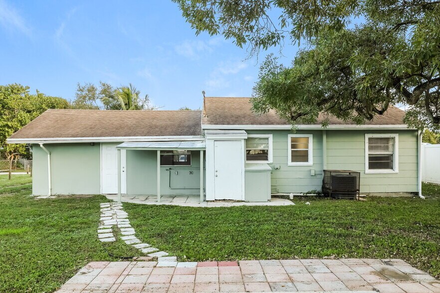 Building Photo - 4408 Vicliff Rd