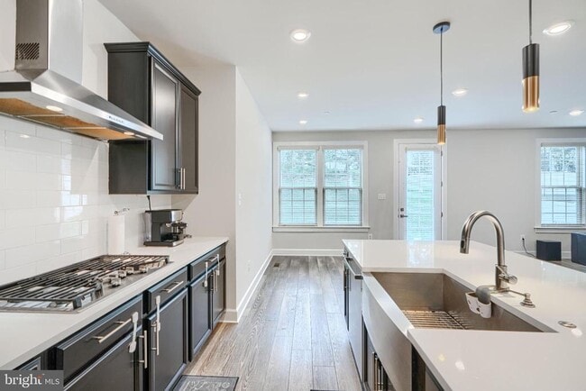 Building Photo - 7123 Starmount Ct