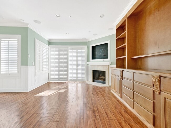 Building Photo - Prime San Clemente 3 Bedroom / 2.5 Bathroo...