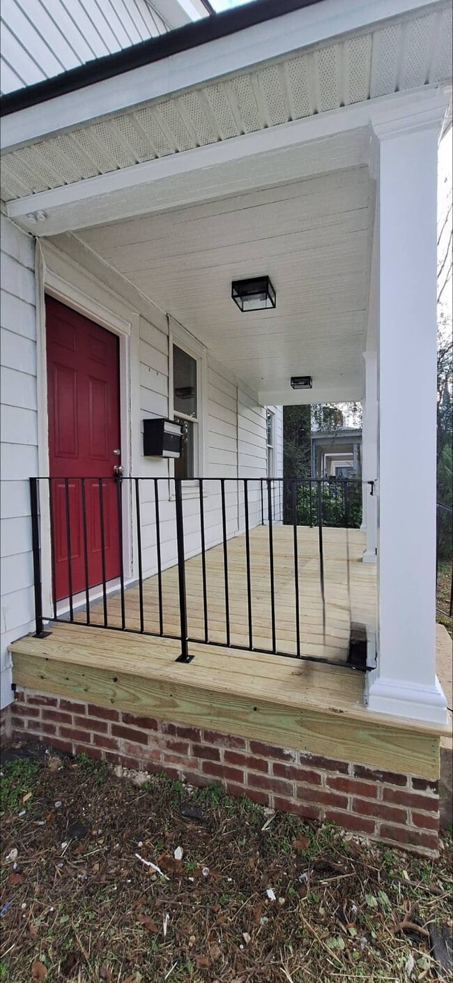 Building Photo - 711 Lafayette Ave