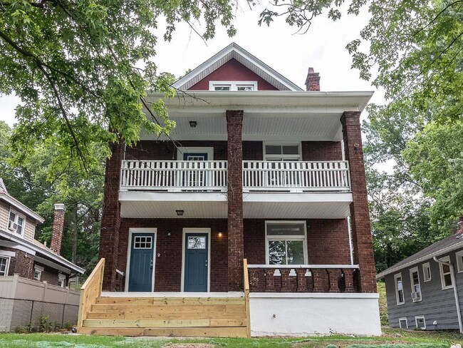 Primary Photo - 2328 St James Ave