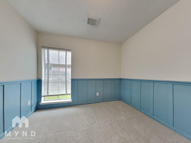 Building Photo - 4606 Sunrise Dr