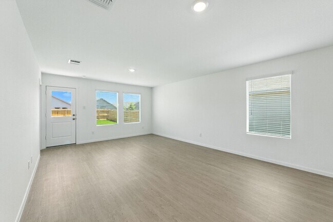 Building Photo - 3913 Eufaula Dr