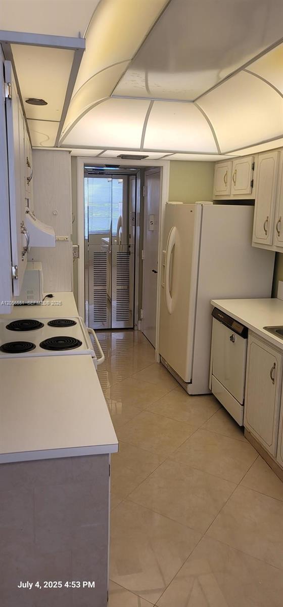 Building Photo - 1300 St Charles Pl