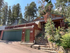 Building Photo - 3 Bedroom Home Available Near Old Stage Rd...