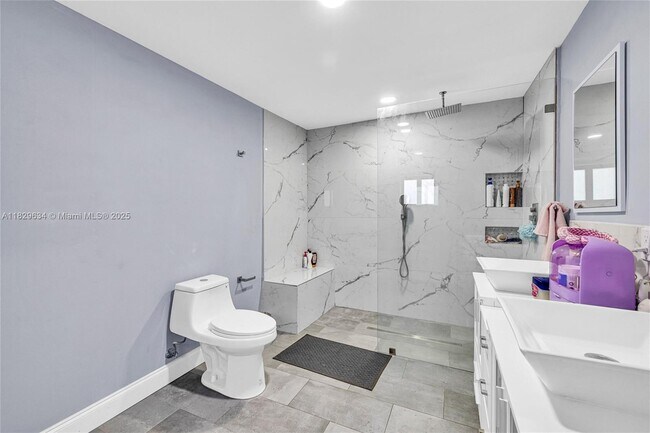 Building Photo - 7395 SW 39th St