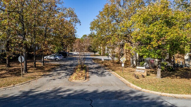Building Photo - Maumelle Chic Condo