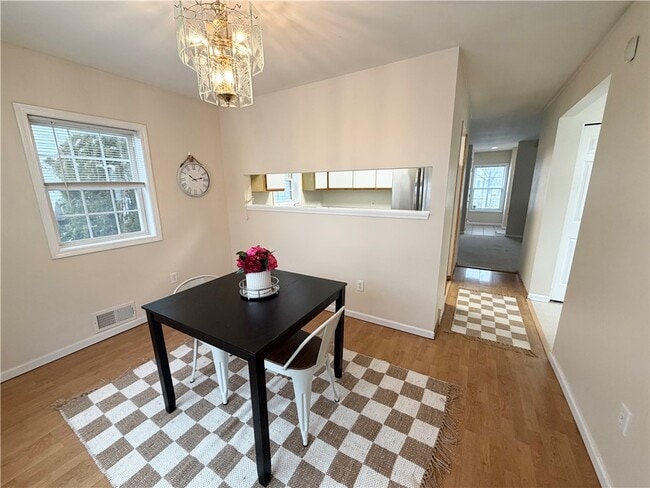 Building Photo - 60 Schilling Ln