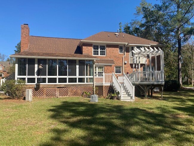 Building Photo - 118 Sassafras Rd
