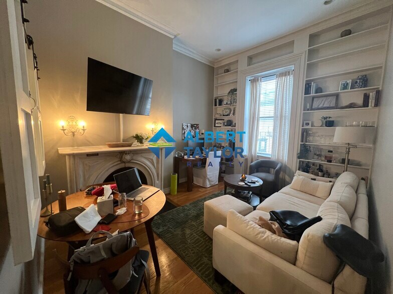 Building Photo - 117 Beacon St