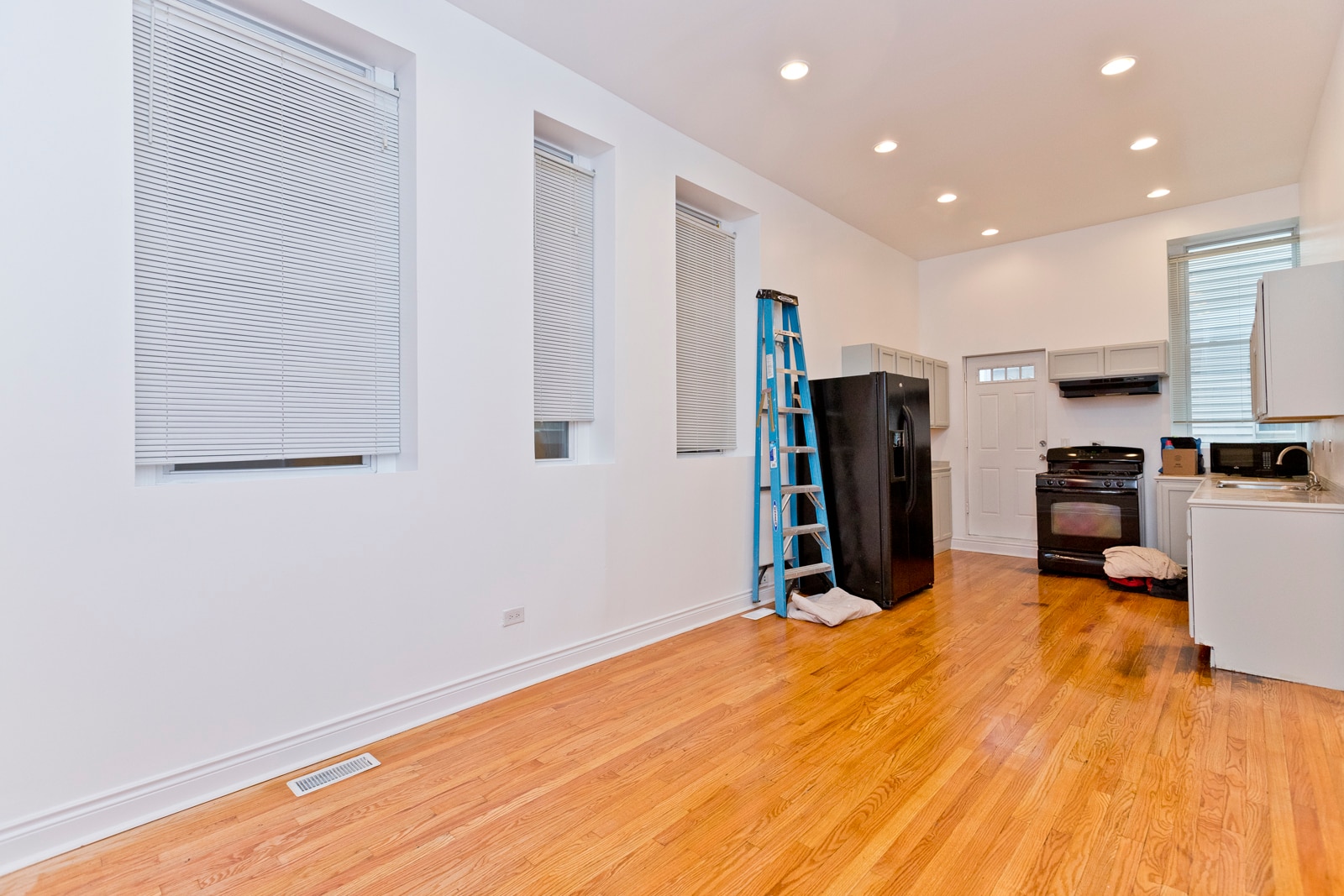 Building Photo - 1732 W 17th St