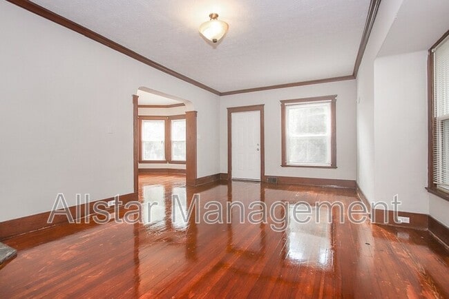 Building Photo - 3195 Whitethorn Rd