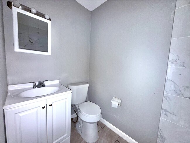 Building Photo - 5418 Weaver Rd