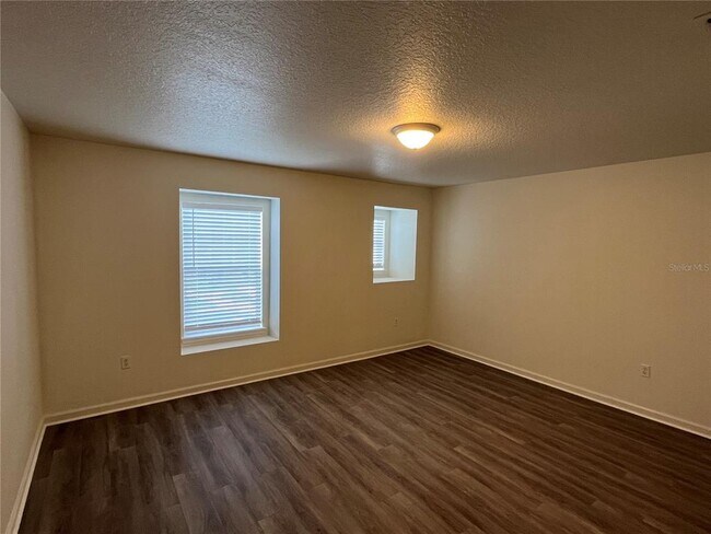 Building Photo - 101 Hagge Dr
